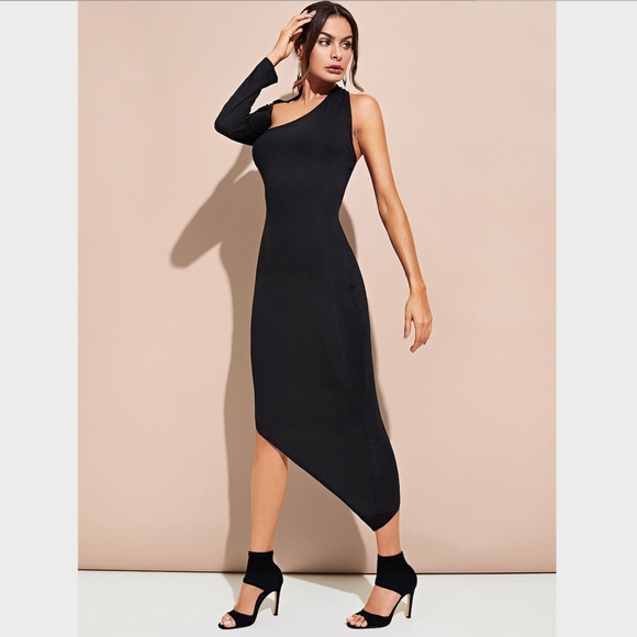 Asymmetric Shoulder and Hem Fitted Maxi Dress - Picture 3 of 8